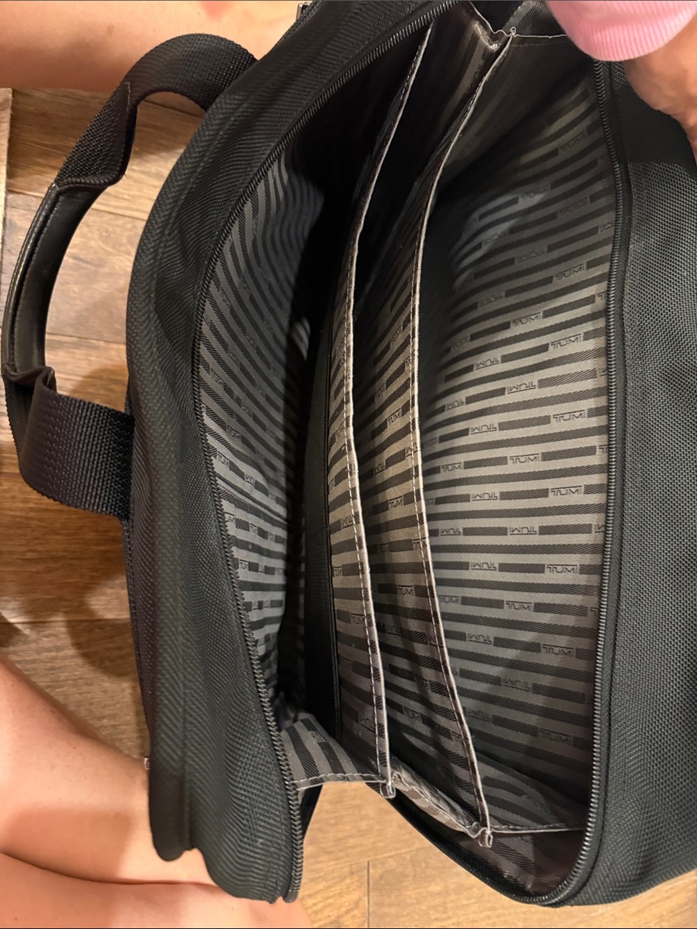 Tumi Black Nylon Laptop Briefcase with Leather Handles - Picture 6 of 6